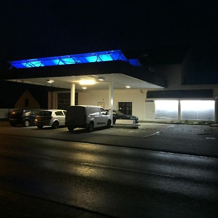 Alte Tankstelle Apartment Strassenhaus Exterior photo